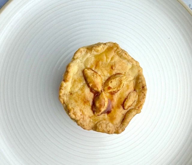 Divine Cravings Steak And Ale Pie Gluten Free – Regular 3.25 (Frozen)