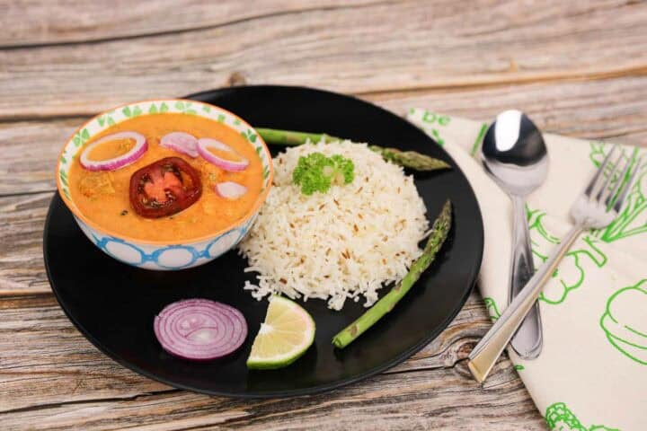 Greenspoon Freshly Made & Chilled Chicken Tikka Masala With Jeera Rice - 520g