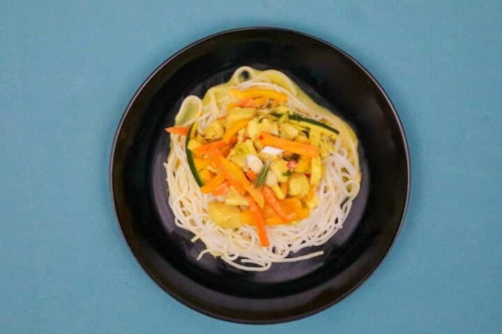 Greenspoon Freshly Made & Chilled Asian Red Snapper Curry With Rice Noodles - 520g