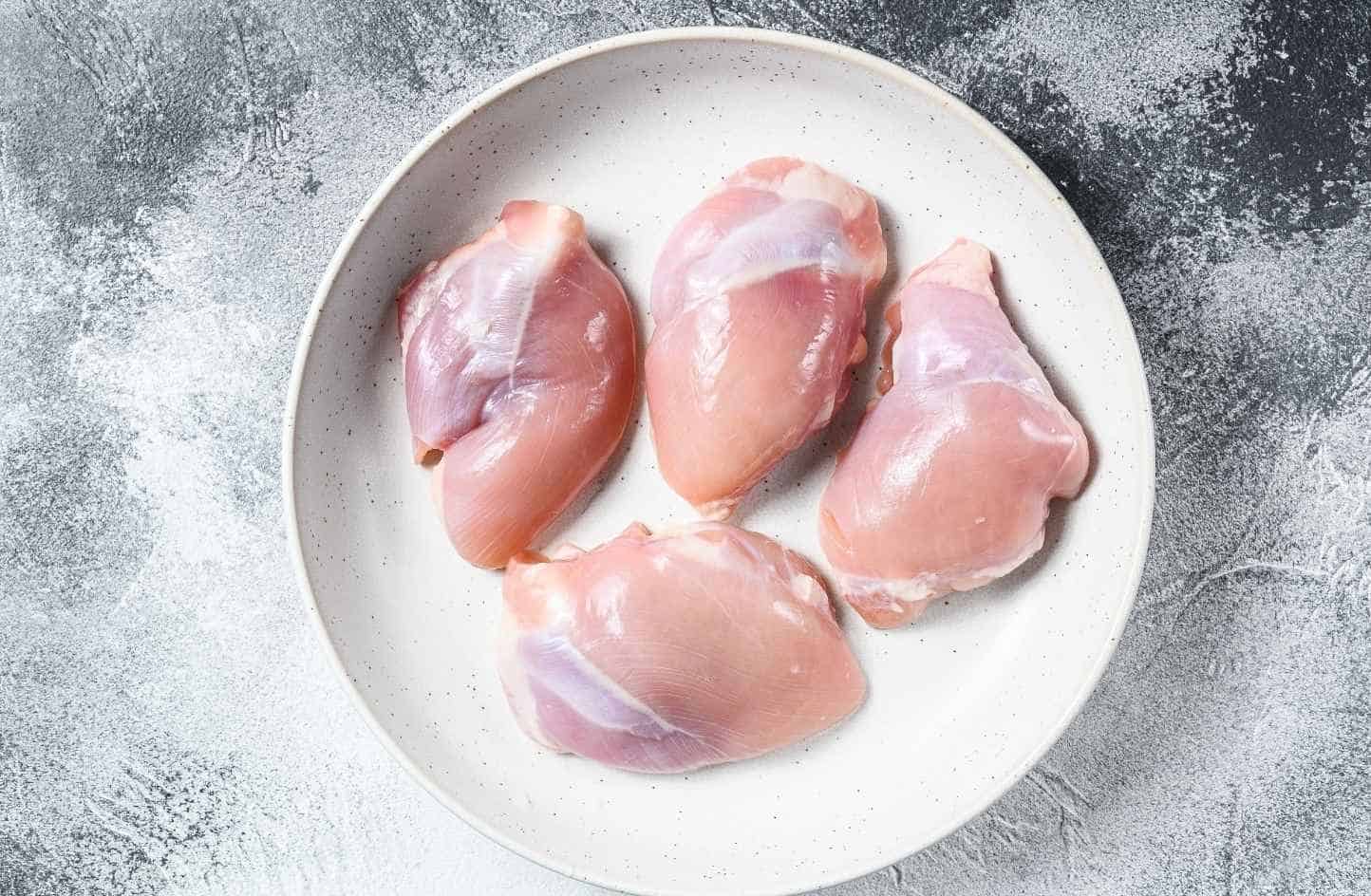 Farmhouse Chicken Thighs (Bone-In) – 600g (Chilled)