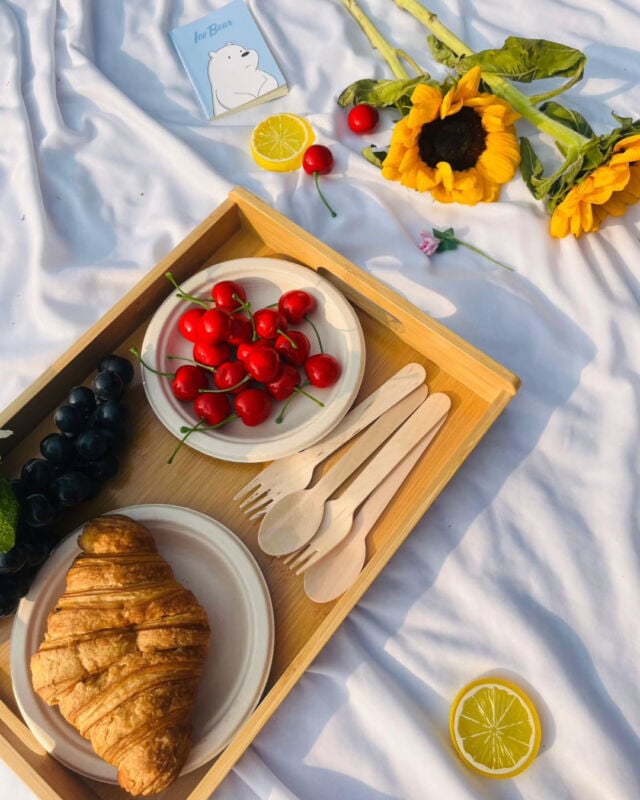 You don’t need a full lifestyle overhaul to live a little greener.⁠
Swapping out plastic for plant-based plates or compostable bin bags is a pretty good start. 🌿⁠
⁠
That’s where EcoSoul comes in — their products are made from plants (yes, really). Their bagasse range uses upcycled sugarcane fibre, turning what would be waste into something strong, reliable, and totally compostable. ♻️⁠
⁠
We currently stock:⁠
⁠
Compostable bagasse plates & bowls 🥣 – sturdy enough for hot, cold, even saucy foods. Microwave and freezer safe, chemical-free, and biodegradable.⁠
Compostable trash bags 🗑️ – plant-based, leakproof, tear-resistant, and perfect for everyday waste.⁠
⁠
Shop now on our website or app, and if you need it fast, 99-minute delivery with GreenspoonGo has you covered. 💚⁠
⁠
#sustainableliving #sustainablelife #plasticfree