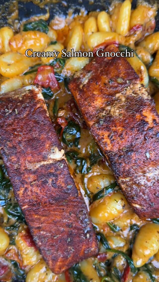 Who said weeknight dinners can’t be a little extra?
This creamy salmon gnocchi is giving restaurant vibes, minus the reservation 🎣🍷

Add a glass of white wine and you’re officially winning 🍷✨

Order all the ingredients on our website or mobile app, and choose GreenspoonGO for 99-minute delivery 🛒📲 — dinner’s basically sorted.

Ingredients:
2 salmon fillets, skin on or off 🐟
Salt 🧂
Black pepper
Dried oregano 🌿
1 tbsp olive oil
1 tbsp butter 🧈
1 tsp ginger-garlic paste
1/2 cup cooking cream
2 tbsp cream cheese
1/4 cup sun-dried tomatoes, chopped ☀️🍅
1/2 cup grated mozzarella 🧀
A handful of baby spinach 🥬
500g gnocchi, pre-boiled
Extra oregano or herbs for garnish (optional)

Start by seasoning your salmon fillets with salt, black pepper, and a sprinkle of dried oregano.

In a hot pan, add a bit of olive oil and place the salmon skin-side down. Let it sizzle for a few minutes until crisp, then flip and cook the other side. Add a knob of butter to the pan, baste the salmon gently, then remove the fillets and set aside.

In the same pan (don’t clean it — that’s flavour!), add the ginger-garlic paste and sauté for a minute until fragrant. Stir in the tomato paste, cooking cream, a touch more oregano, chopped sun-dried tomatoes, and cream cheese. Let everything melt together into a rich, creamy sauce.

Add in grated mozzarella and stir until melted and smooth. Throw in a handful of baby spinach and let it wilt gently into the sauce.

Meanwhile, boil the gnocchi in salted water until they float (just a few minutes), then drain and toss them straight into the pan. Coat the gnocchi generously in the sauce, then plate it up.

Top with the pan-seared salmon fillet, garnish with extra herbs if you like, and serve hot 💥🍽️